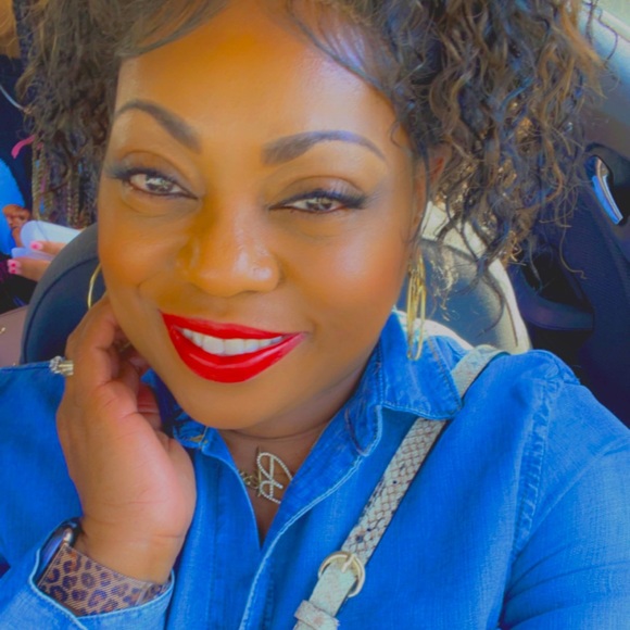 Meet your Posher, Yvonnda - Picture 1 of 1